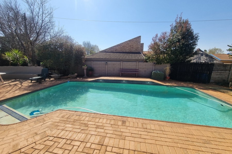 4 Bedroom Property for Sale in Stilfontein Ext 4 North West